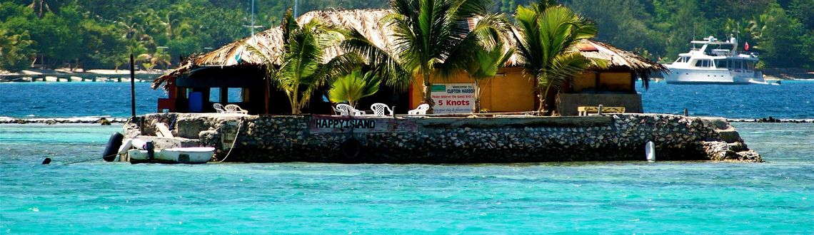 Happy island, Beach bar, St. Vincent & The Grenadines