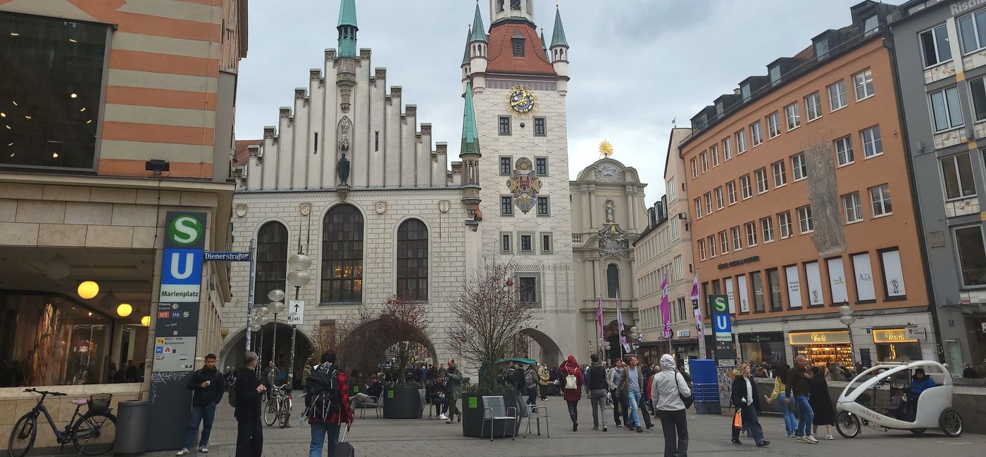 Image: A plaza in historic Munich. (Photo Credit: Lacey Pfalz)