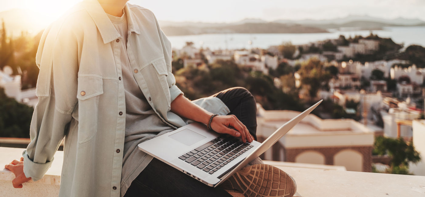 Image: The end of the year is a busy time for travel advisors. (Photo Credit: olezzo/Adobe Stock)