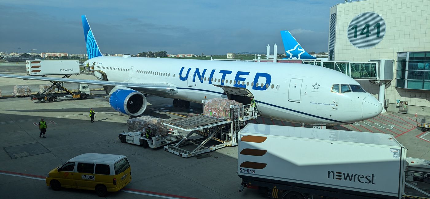 Image: United Airlines plane (Photo Credit: Eric Bowman)