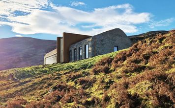 The Bracken Hide, Isle of Skye, hotels in Scotland, Scotland hotels, Isle of skye hotels, hotels in isle of skye, new hotels 2023