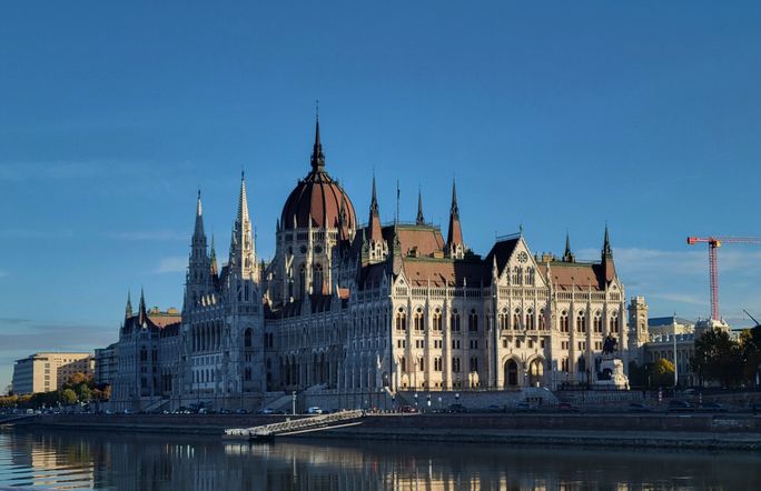 Lacey Pfalz, hungarian parliament building, budapest, hungary, danube river, danube river cruise