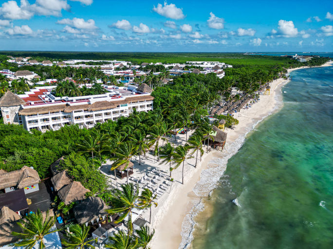 Grand Sunset Princess pool area